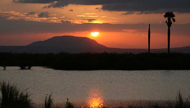 Sonnenuntergang am Lake Manze 