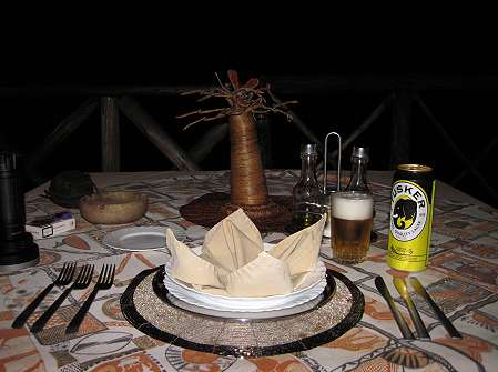 BiGi oder Epiya Chapeyu Camp - Galana River, Tsavo Ost National Park