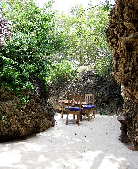 The Crab Den - Mtwapa Public Beach