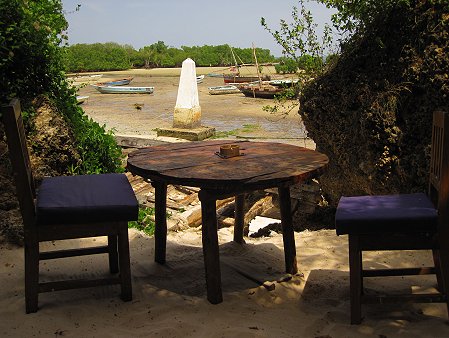 The Crab Den - Mtwapa Public Beach