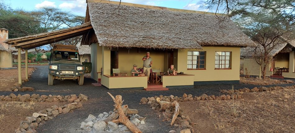 Kitani Bandas - Tsavo West National Park
