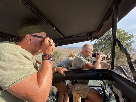 auf Pirschfahrt im Lumo Conservancy