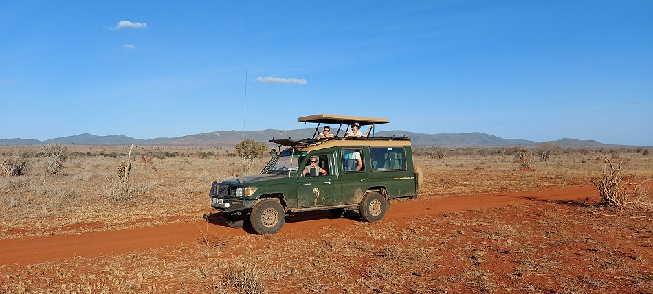 auf Pirschfahrt im Lumo Conservancy