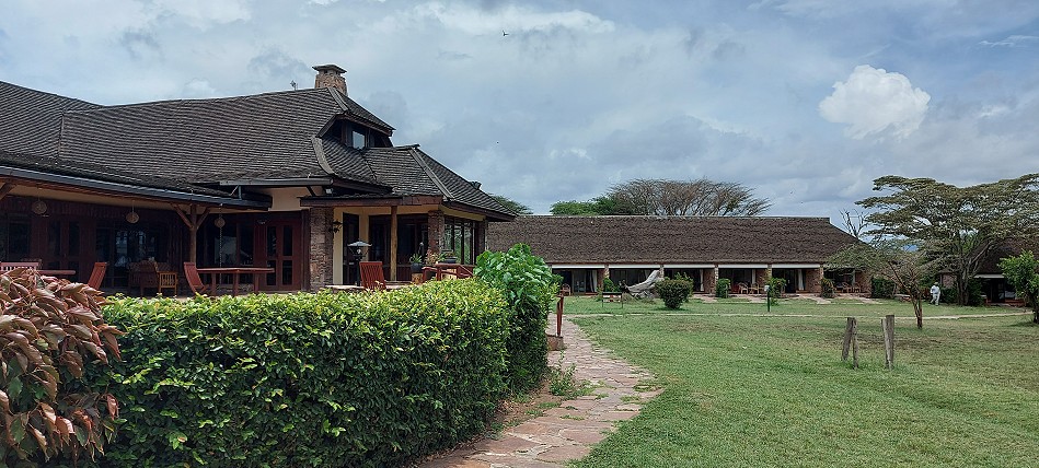 dating Jay - Ballon Bush House and Keekorok Lodge