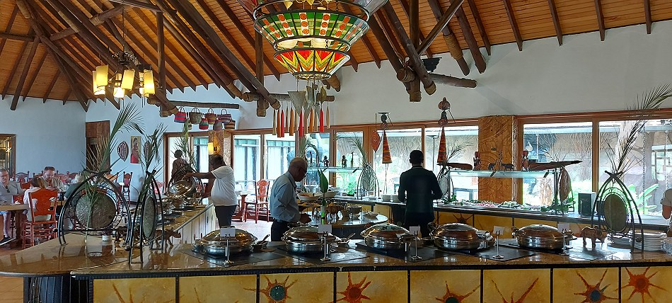 dating Jay - Ballon Bush House and Keekorok Lodge