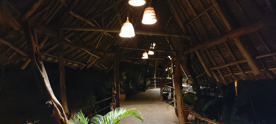 Sundowner an der Soroi Lions Bluff Lodge, Lumo Conservancy