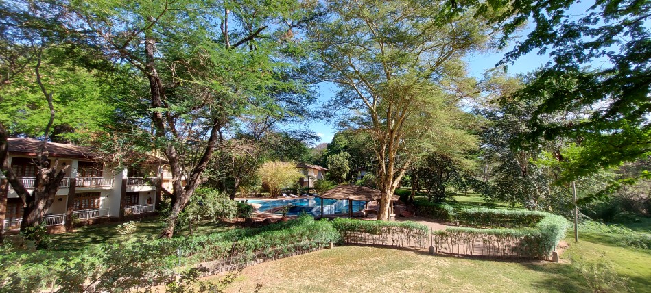 Hunters Lodge - Kiboko - Mombasa - Nairobi Highway