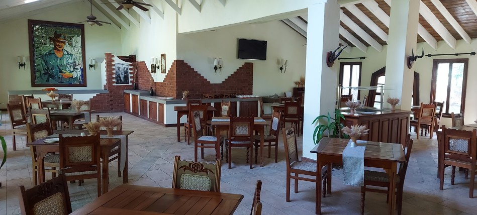 Hunters Lodge - Kiboko - Mombasa - Nairobi Highway
