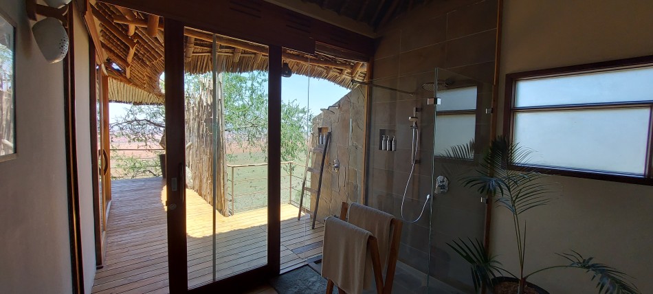 Soroi Lions Bluff Lodge - Lumo Conservancy, Tsavo
