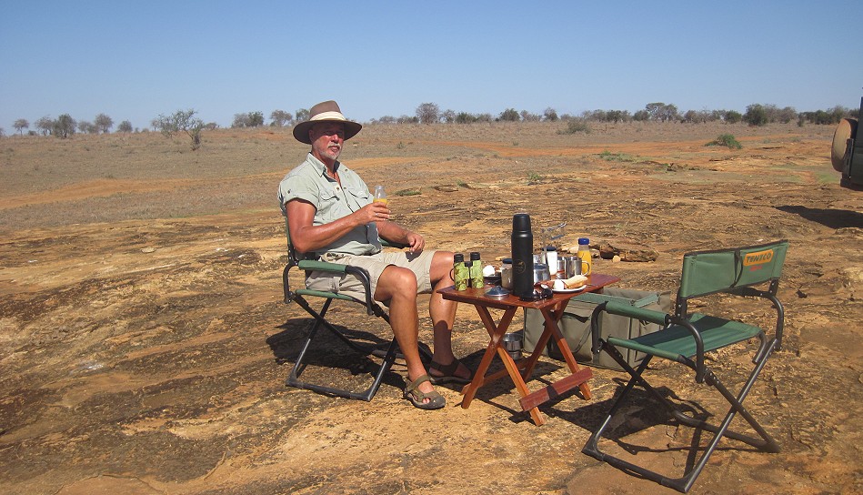 Bushbreakfast am Lion Rock im Lumo Conservancy