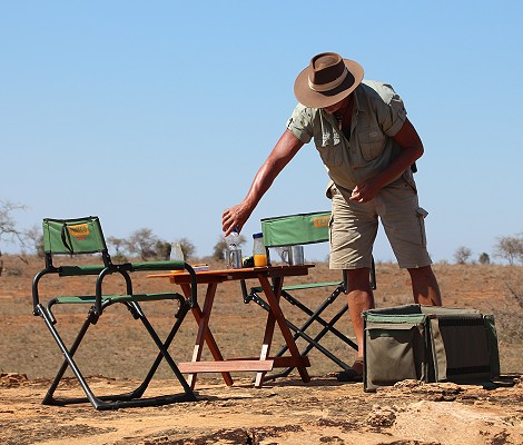 Bushbreakfast am Lion Rock im Lumo Conservancy