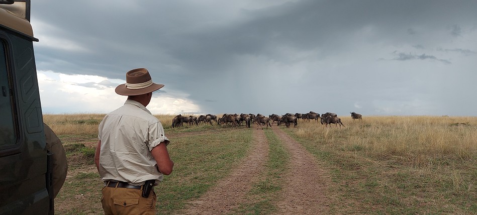 Pause in der Wildnis der Masai Mara, Petra und Jörg Reinecke auf Safari