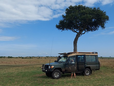 Jörg und Petra Reinecke beim Buschfrüstück in der Masai Mara