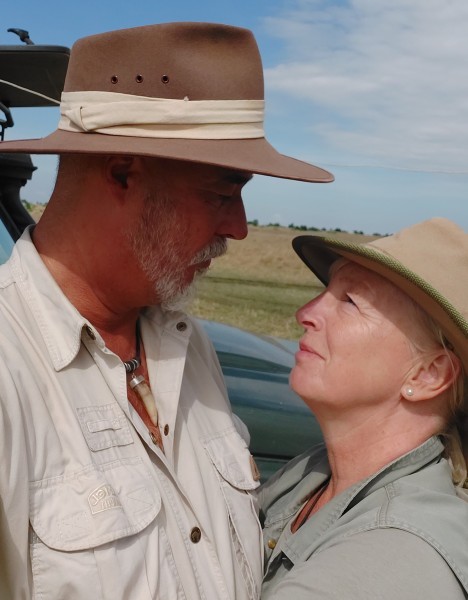 Jörg und Petra Reinecke beim Buschfrüstück in der Masai Mara