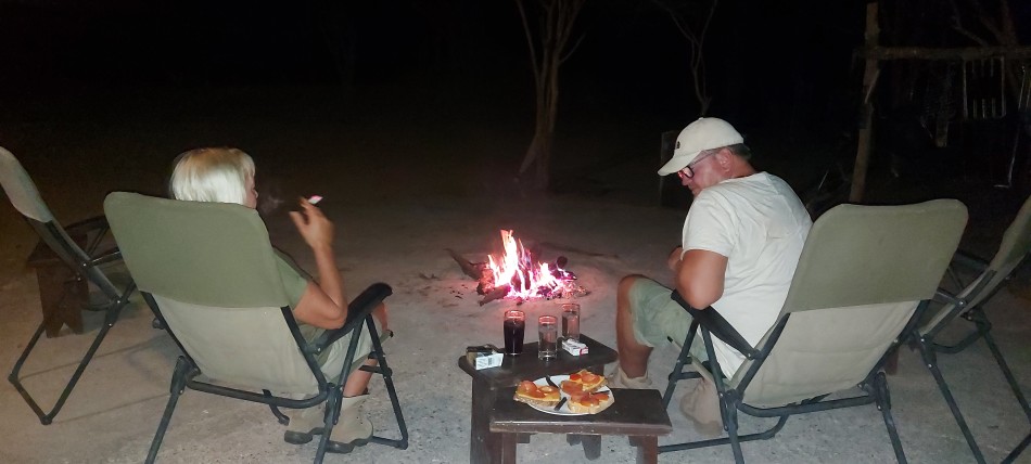 Abends im Kapula Private Camp