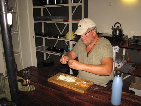 Vorbereitung zum Dinner, Kapula South Camp
