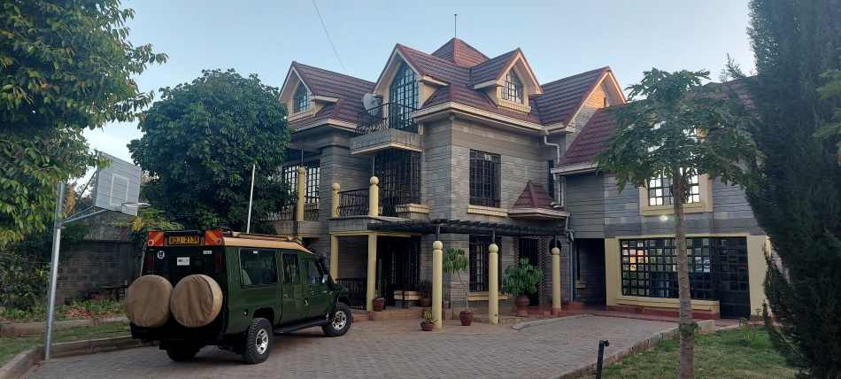 Eshborn Guesthouse - Nairobi, Soykimau