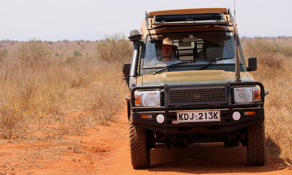 auf Pirschfahrt im Lumo Reservat