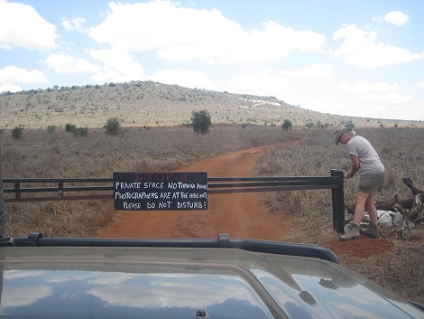 auf dem Weg zum Soroi Lions Bluff Photo Hide - Lumo Conservancy