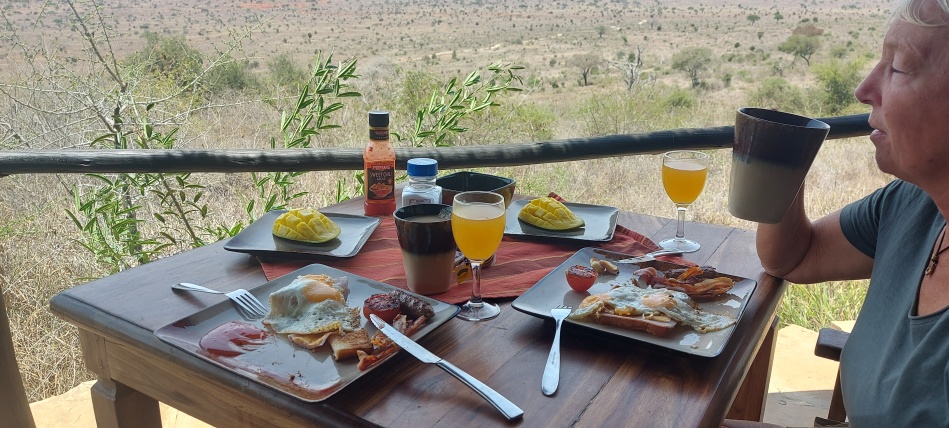 Fr&uuml;hst&uuml;ck mit mega Aussicht, Leopards Lair Cottages