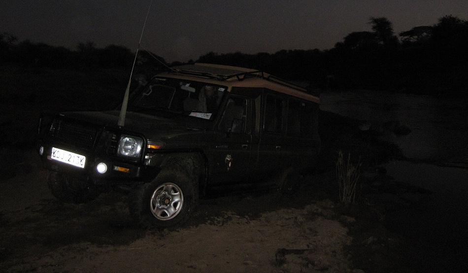 fr&uuml;h morgens festgefahren im Flussbett, Laikipia
