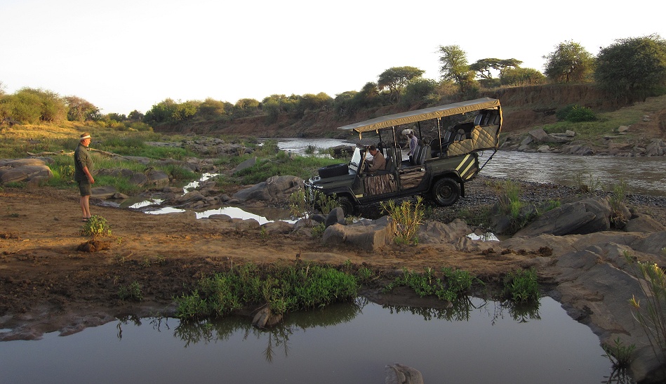 fr&uuml;h morgens festgefahren im Flussbett, Laikipia
