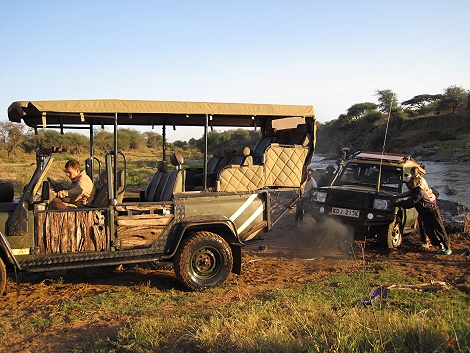 fr&uuml;h morgens festgefahren im Flussbett, Laikipia