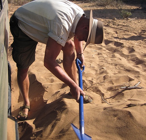 Festgefahren im lockeren Sand, Samburu Reservat