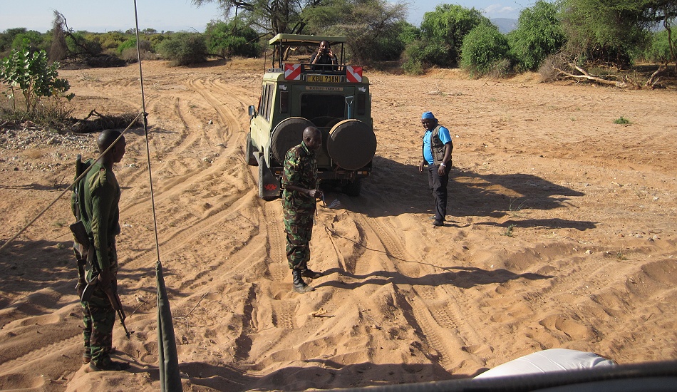 Festgefahren im lockeren Sand, Samburu Reservat