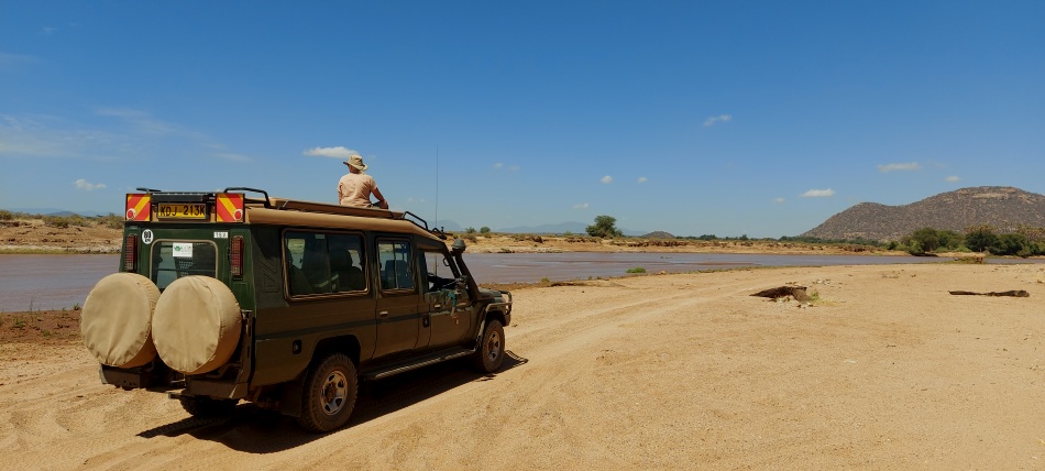 auf Pirschfahrt im Sambu Reservat