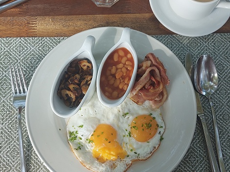 Fr&uuml;hst&uuml;ck im Larsens Camp, Samburu