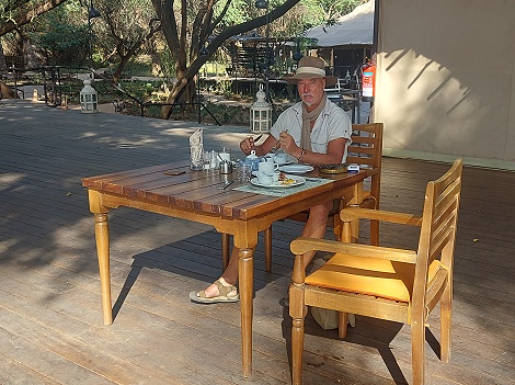 Fr&uuml;hst&uuml;ck im Larsens Camp, Samburu