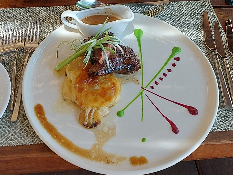 Lunch in Soroi Larsens Camp - River Terrasse