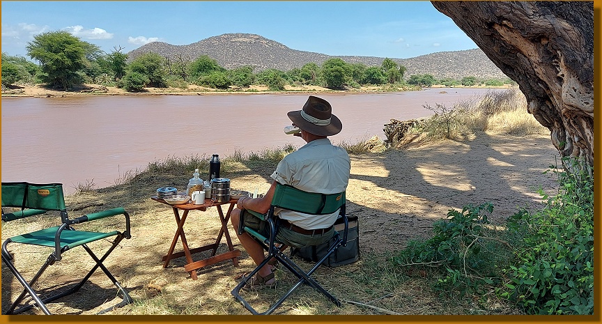 gemeinsam allein, Bushfr&uuml;hst&uuml;ck am Ewaso Ngiro