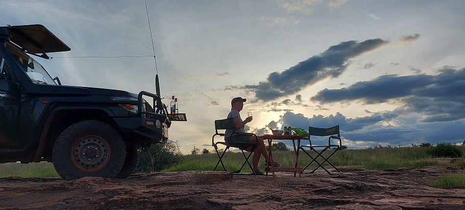 Sundowner und Snacks am Lions Rock